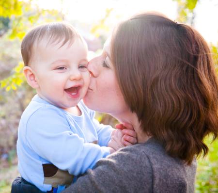 mor, gutt, barn, kjærlighet, kyss, lykkelig, ansikt Aviahuismanphotography - Dreamstime