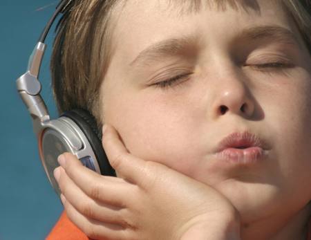musikk, kid, barn, lytte, lytte Showface - Dreamstime