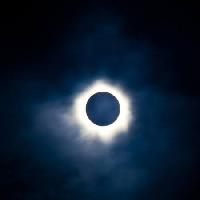 Pixwords Bildet med sol, måne, mørk, himmel, lys Stephan Pietzko - Dreamstime