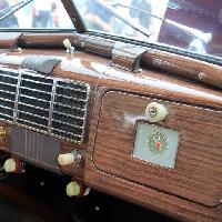 Pixwords Bildet med bil, frontruten, vindusviskere, boks, radio Jhernan124