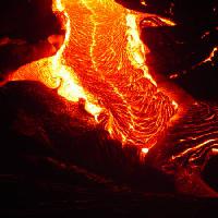 Pixwords Bildet med lava, vulkan, rød, varm, brann, terreng Jason Yoder - Dreamstime