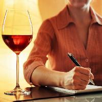 Pixwords Bildet med glass, vin, hånd, blyant, penn, skrive, person, kvinne Efired